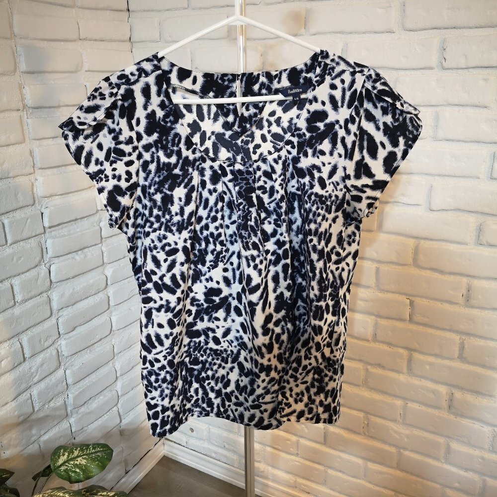 Reitmans Ladies Size Large Cap Sleeve Navy & White Animal Print Blouse